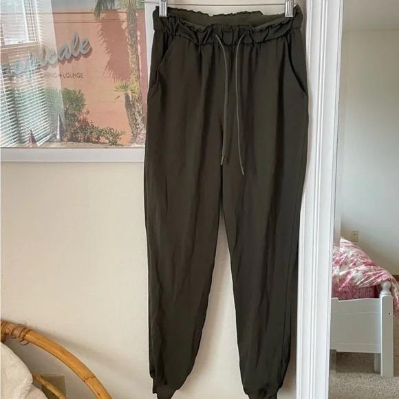 Lululemon Stretch High-Rise Joggers Dark Olive Green - Picture 3 of 7